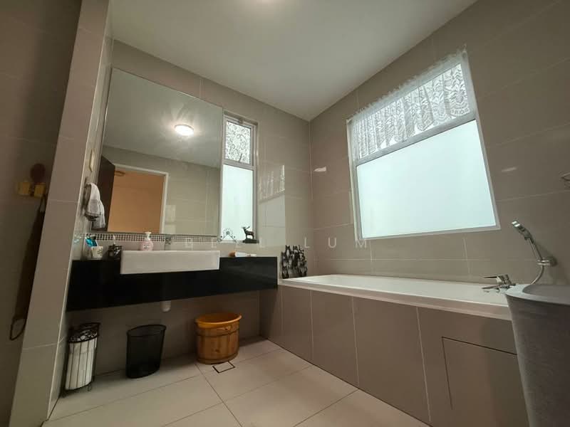 Bungalow for Rent in Senibong (Permas Jaya) - Bell Lum - Bathroom - PropertyGuru.com.my