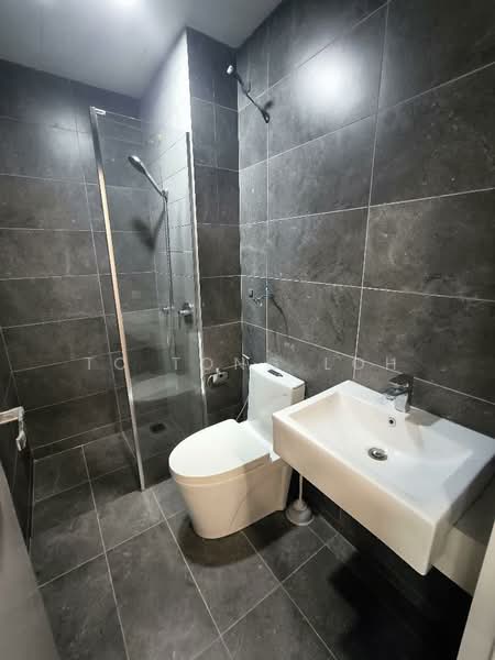 Suasana @ Utropolis untuk Untuk Disewa - RM 1,350 /bulan, Mac 2026 - Bathroom - PropertyGuru.com.my