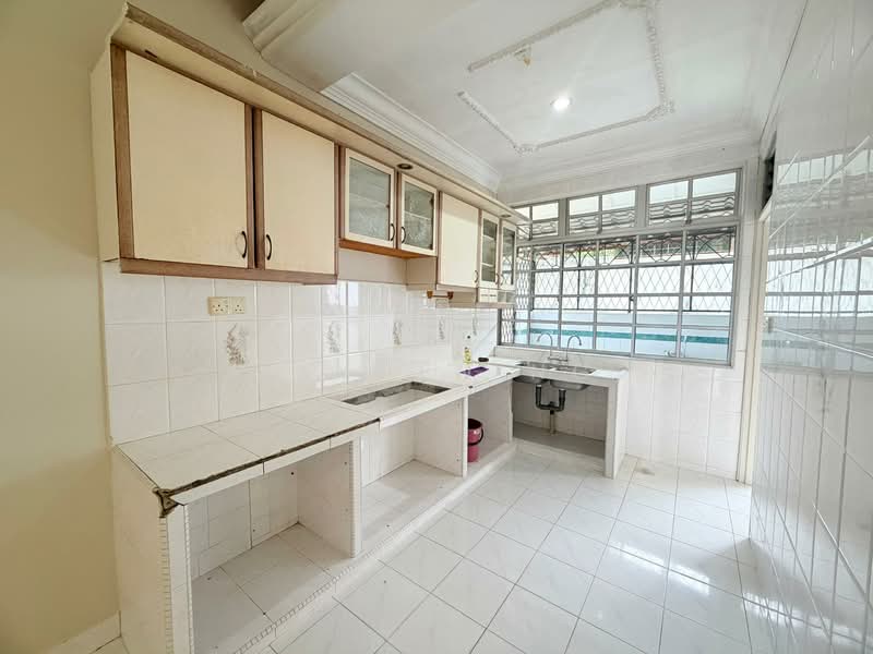 1-storey Terraced House for Sale in Taman Perling (Perling) - Jayden Ng - Kitchen - PropertyGuru.com.my