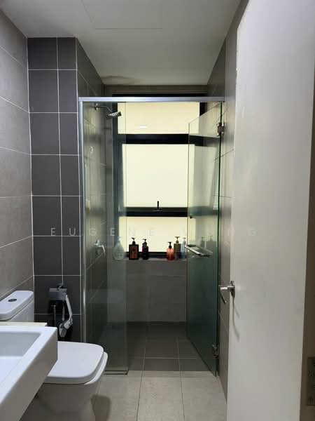 Kondominium untuk Dijual di Lakeville Residence - Eugene Wong - Bathroom - PropertyGuru.com.my