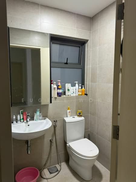 Kondominium untuk Dijual di Lakeville Residence - Eugene Wong - Bathroom - PropertyGuru.com.my