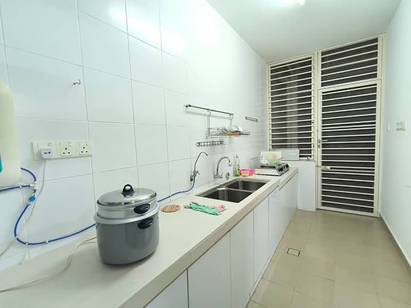 Taman Sri Pulai Perdana 2 untuk Untuk Dijual - RM 1,400,000, Mac 2026 - Kitchen - PropertyGuru.com.my