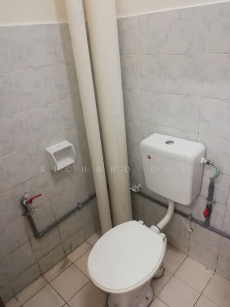 Apartment for Rent at Pangsapuri Lagoon Perdana - Richard Ooi - Bathroom - PropertyGuru.com.my