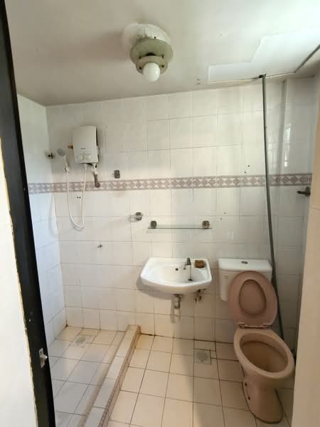 Apartment for Sale at Lily & Jasmine Apartment - Sally Tan - Bathroom - PropertyGuru.com.my