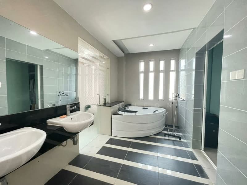 Semi-Detached House for Sale in Bukit Rahman Putra (Sungai Buloh) - Yanis Cheong - Bathroom - PropertyGuru.com.my