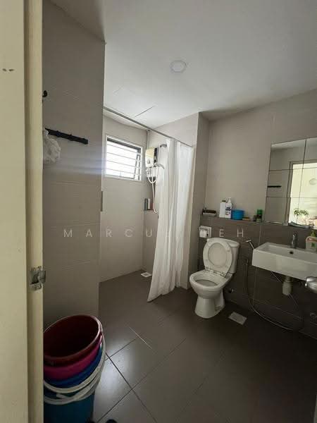 Kediaman Servis untuk Dijual di SetiaWalk - Marcus Beh - Bathroom - PropertyGuru.com.my