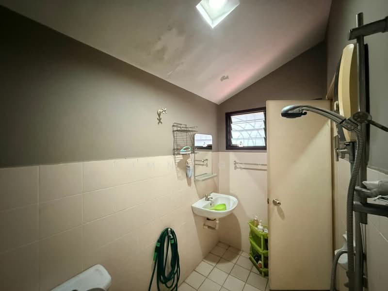 Gate Guard Bandar Mahkota Cheras Section 1 Double Storey for Sale untuk Untuk Dijual - RM 650,000, Mac 2026 - Bathroom - PropertyGuru.com.my