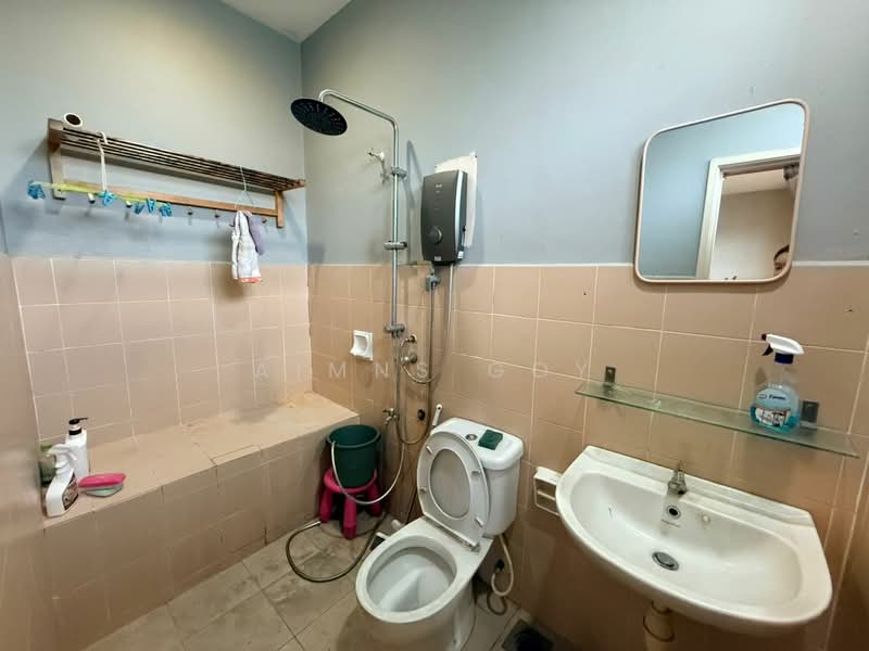 Gate Guard Bandar Mahkota Cheras Section 1 Double Storey for Sale untuk Untuk Dijual - RM 650,000, Mac 2026 - Bathroom - PropertyGuru.com.my