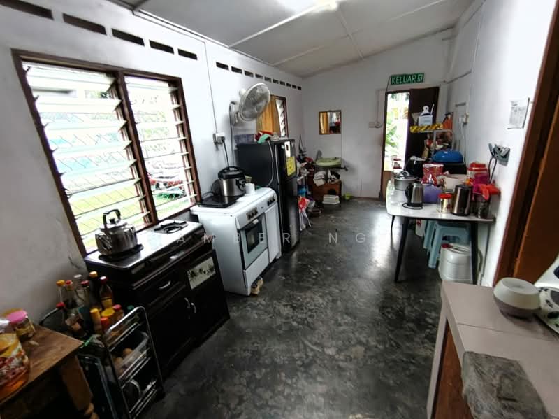 Taman Ibukota untuk Untuk Dijual - RM 950,000, Mac 2026 - Kitchen - PropertyGuru.com.my