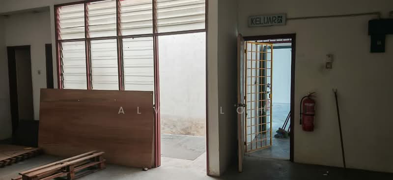 Factory for Sale in Seri Kembangan (Selangor) - Alvin Loh - Entrance - PropertyGuru.com.my