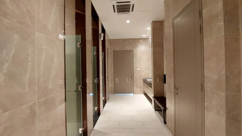 Regent Suites @ Pavilion Damansara Heights untuk Untuk Dijual - RM 3,200,000, Mac 2026 - changing room with sauna and steam bath  - PropertyGuru.com.my