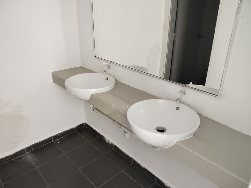 Shop for Rent in Kuala Lumpur (Kuala Lumpur) - Chin Poh Saw - Bathroom - PropertyGuru.com.my