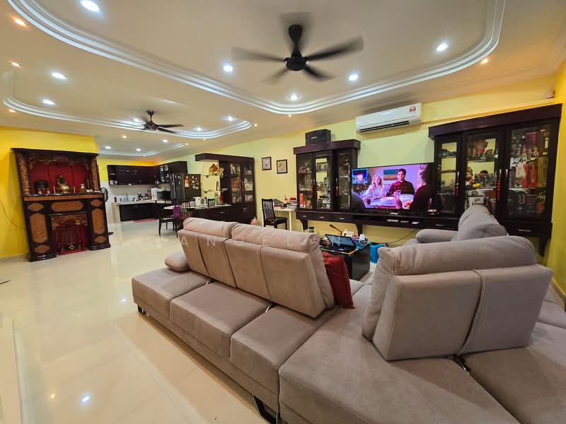 Bukit Sungai Long 3 untuk Untuk Dijual - RM 980,000, Mac 2026 - Living Room - PropertyGuru.com.my