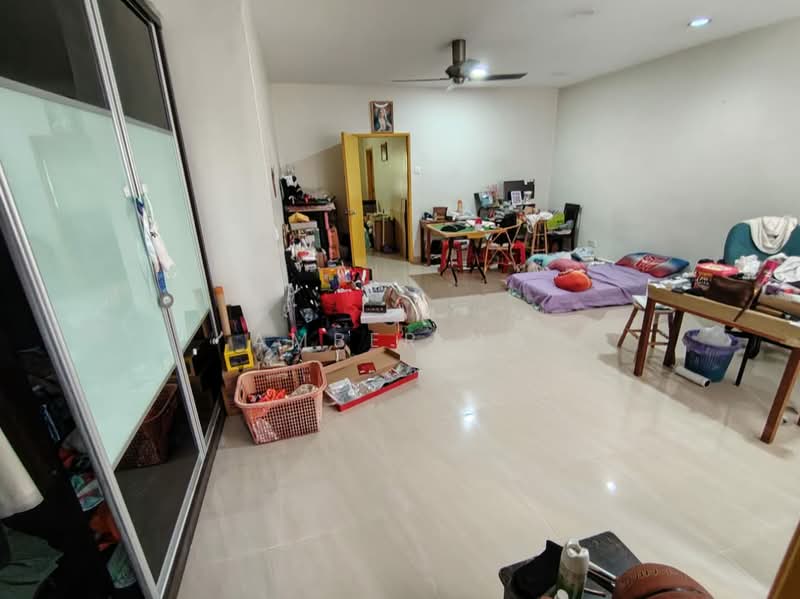 Rumah Teres 3 Tingkat untuk Dijual di Medan Idaman (Setapak) - Amber Ng - Living Room - PropertyGuru.com.my