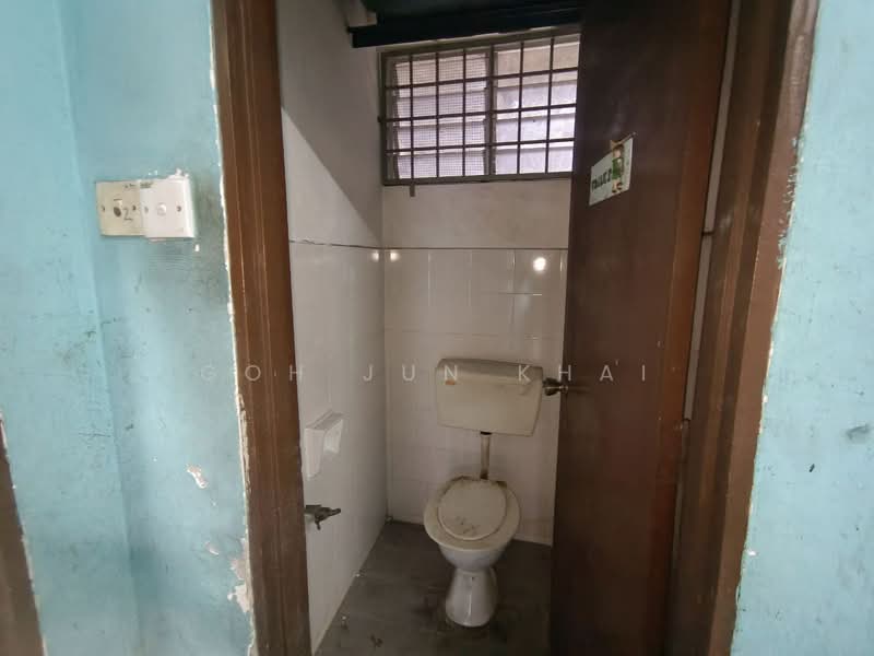 Shop for Rent in Seremban (Negeri Sembilan) - Goh Jun Khai - Bathroom - PropertyGuru.com.my