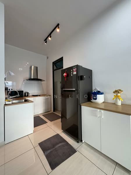 Condominium for Rent at Queens Residences Q1 @ Queens Waterfront - Leon Leow - Kitchen - PropertyGuru.com.my