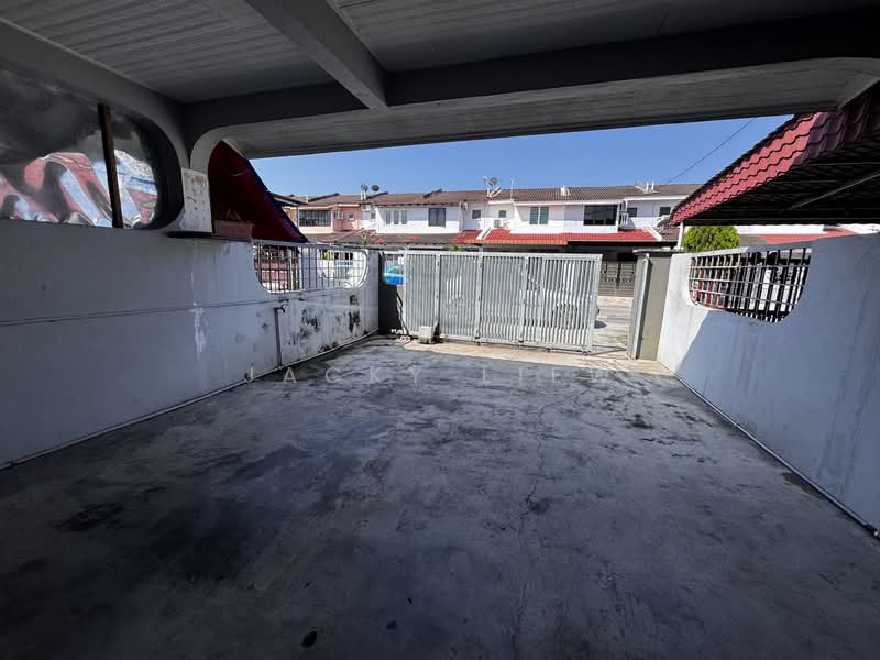 2-storey Terraced House for Rent in Taman Lapangan Ria (Ipoh) - Jacky Liew - Exterior - PropertyGuru.com.my