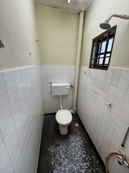 2-storey Terraced House for Rent in Taman Lapangan Ria (Ipoh) - Jacky Liew - Bathroom - PropertyGuru.com.my