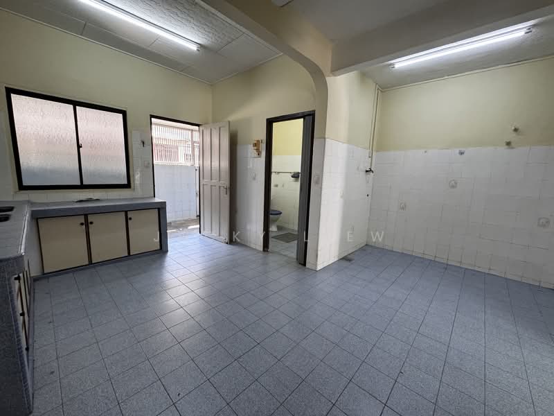 2-storey Terraced House for Rent in Taman Lapangan Ria (Ipoh) - Jacky Liew - Kitchen - PropertyGuru.com.my