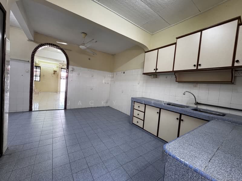 2-storey Terraced House for Rent in Taman Lapangan Ria (Ipoh) - Jacky Liew - Kitchen - PropertyGuru.com.my