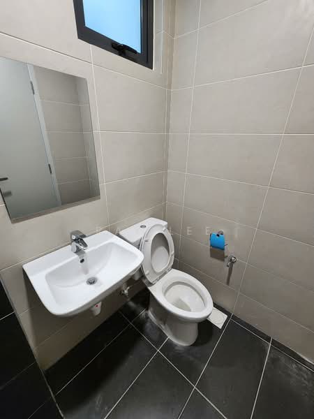 Service Residence for Rent at Pacific Star - Ray Lee - Bathroom - PropertyGuru.com.my