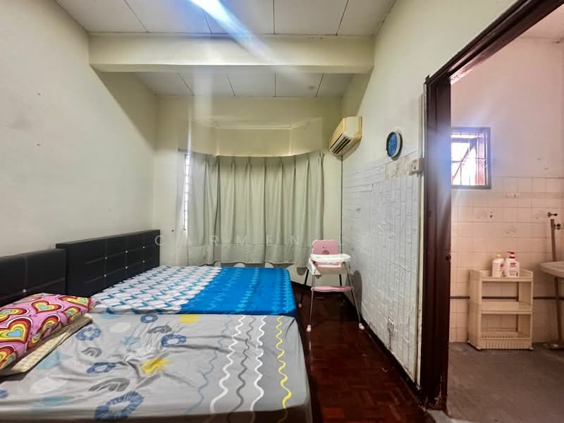 2-storey Terraced House for Sale in Usj 3 (Subang Jaya) - Carmen Lee - Bedroom - PropertyGuru.com.my