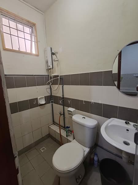 Angkasa Apartment untuk Untuk Dijual - RM 300,000, Mac 2026 - Bathroom - PropertyGuru.com.my