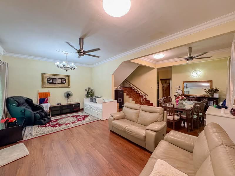 Seksyen 9, Bandar Baru Bangi untuk Untuk Dijual - RM 1,050,000, Mac 2026 - Living Room - PropertyGuru.com.my