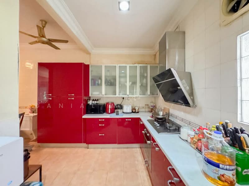 Seksyen 9, Bandar Baru Bangi untuk Untuk Dijual - RM 1,050,000, Mac 2026 - Kitchen - PropertyGuru.com.my