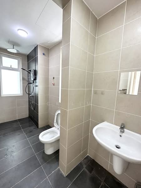 Service Residence for Sale at TriTower Residence @ Johor Bahru Sentral - CK Lim - Bathroom - PropertyGuru.com.my