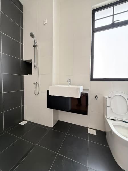 The Commune @Eco Botanic untuk Untuk Dijual - RM 1,650,000, Apr 2026 - Bathroom - PropertyGuru.com.my