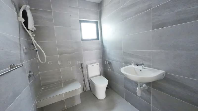 2-storey Terraced House for Sale in Cyberjaya (Selangor) - Gudrotullah Ikhwan - Bathroom - PropertyGuru.com.my
