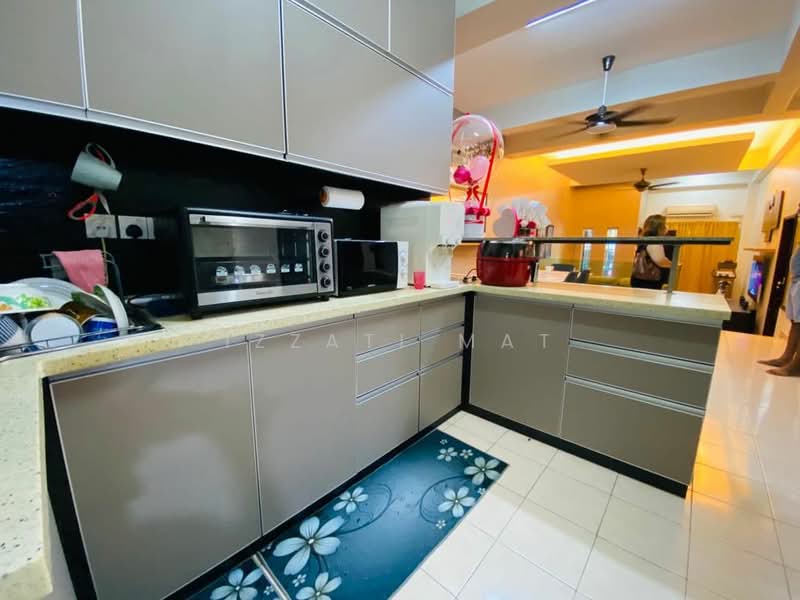 Taman Sungai Besi Indah untuk Untuk Dijual - RM 415,000, Mac 2026 - Kitchen - PropertyGuru.com.my