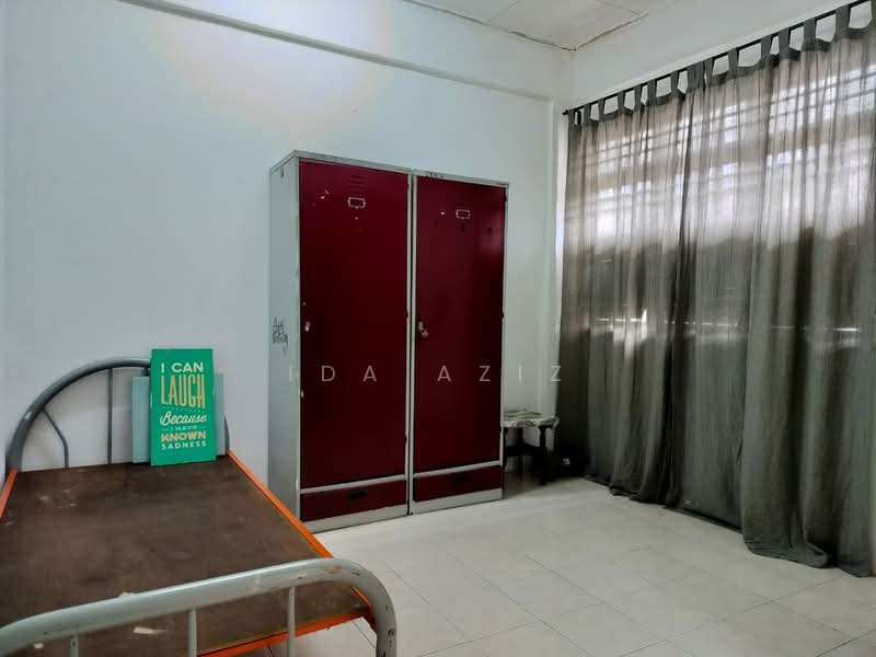 Pangsapuri untuk Dijual di Taman Putri Kulai - Ida Aziz - Bedroom - PropertyGuru.com.my