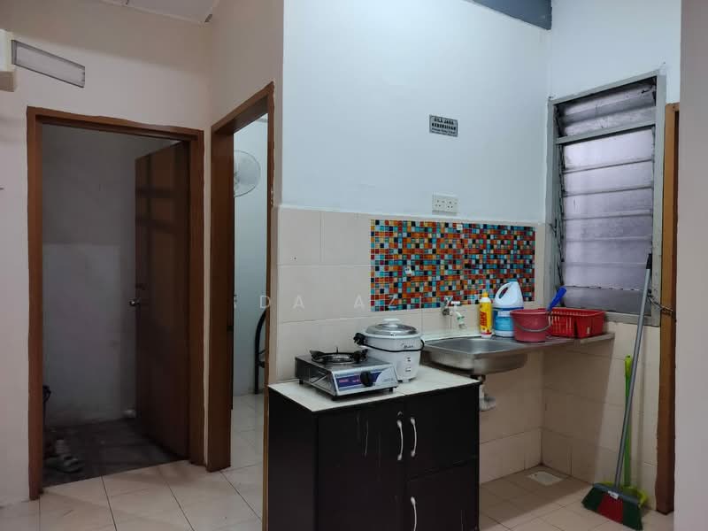 Pangsapuri untuk Dijual di Taman Putri Kulai - Ida Aziz - Kitchen - PropertyGuru.com.my