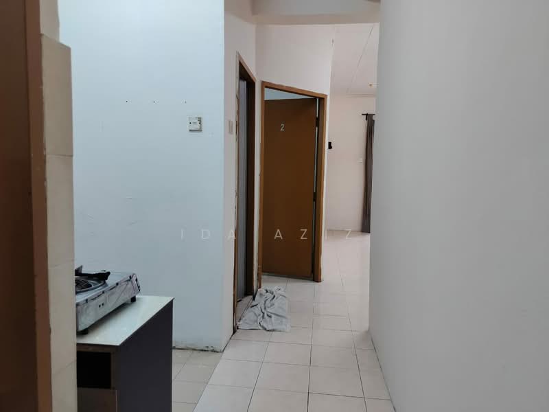 Pangsapuri untuk Dijual di Taman Putri Kulai - Ida Aziz - Corridor - PropertyGuru.com.my