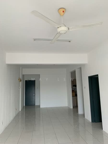 Suria Residence untuk Untuk Disewa - RM 1,300 /bulan, Mac 2026 - Living Room - PropertyGuru.com.my