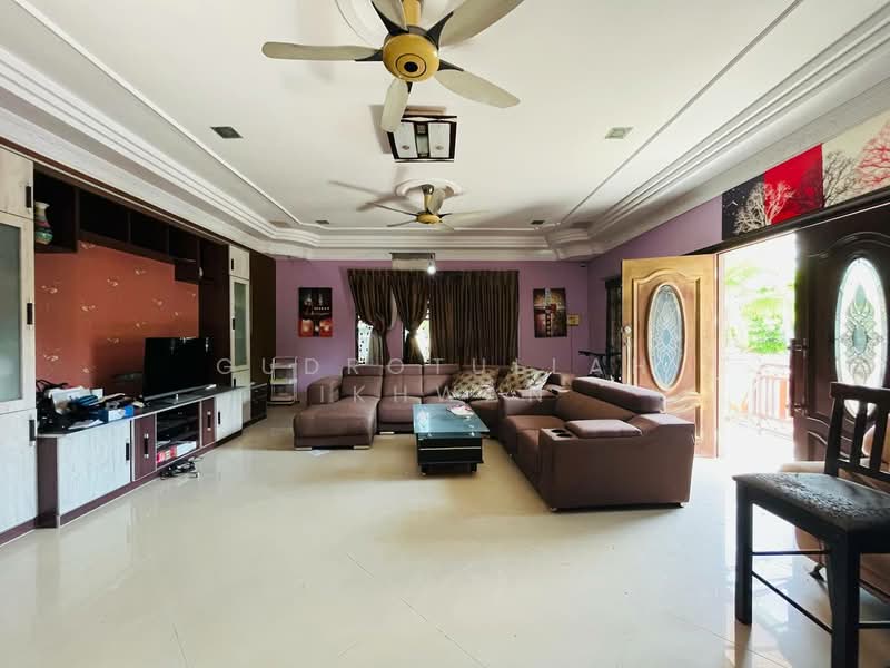 Taman Desa Sentosa, Bandar Baru Bangi untuk Untuk Dijual - RM 800,000, Mac 2026 - Living Room - PropertyGuru.com.my