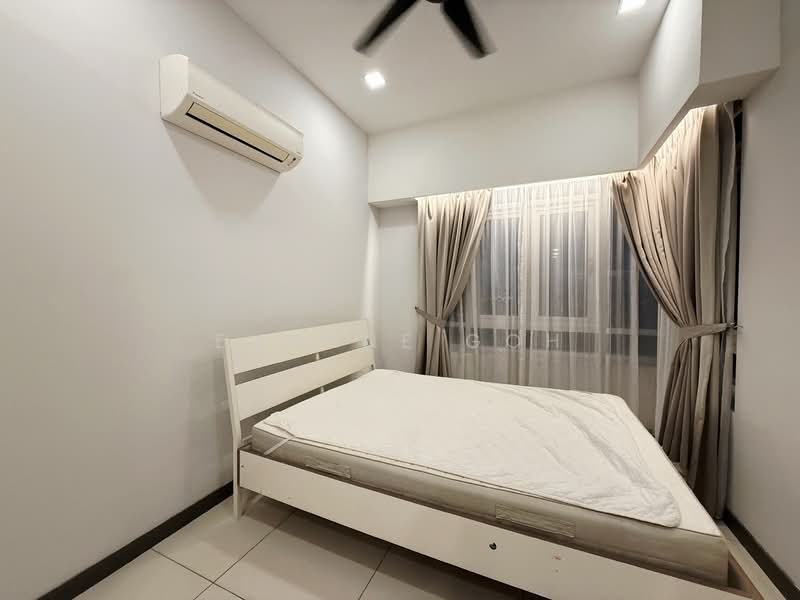 Tiara Mutiara 2 untuk Untuk Disewa - RM 1,800 /bulan, Mac 2026 - Master Bedroom attached with bathroom - PropertyGuru.com.my