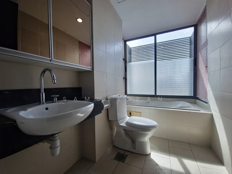 Saujana Residency untuk Untuk Disewa - RM 2,300 /bulan, Mac 2026 - Bathroom - PropertyGuru.com.my