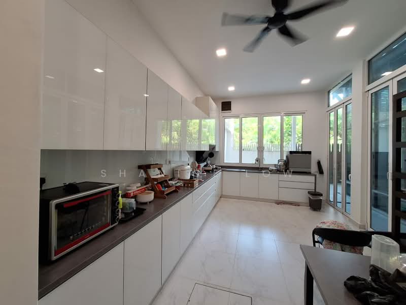 Semi-Detached House for Sale in Bandar Puteri Puchong (Puchong) - Shanice Low - Kitchen - PropertyGuru.com.my