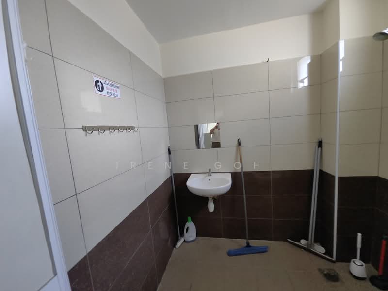 Shop / Office for Rent in George Town (Penang) - Irene Goh - Bathroom - PropertyGuru.com.my