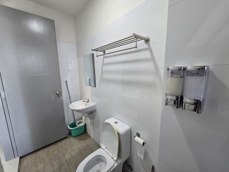 Service Residence for Sale at Core Soho Suite - Theresa Chew - Bathroom - PropertyGuru.com.my