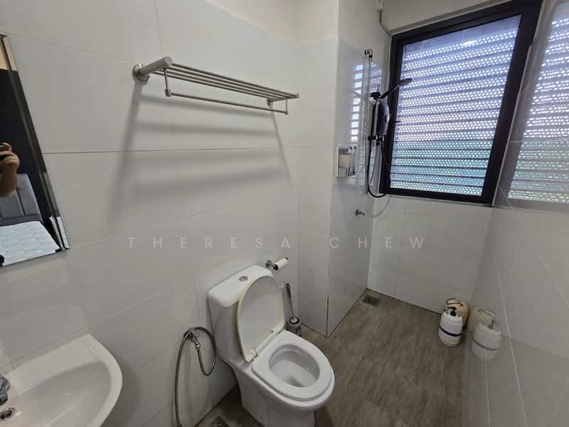 Service Residence for Sale at Core Soho Suite - Theresa Chew - Bathroom - PropertyGuru.com.my