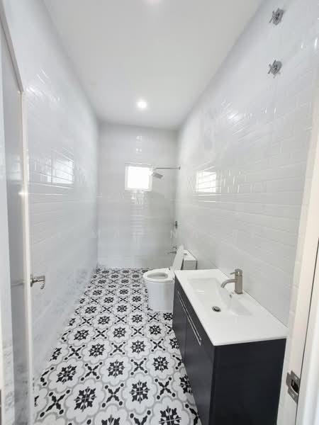 Taman Cempaka untuk Untuk Dijual - RM 750,000, Mac 2026 - Bathroom - PropertyGuru.com.my