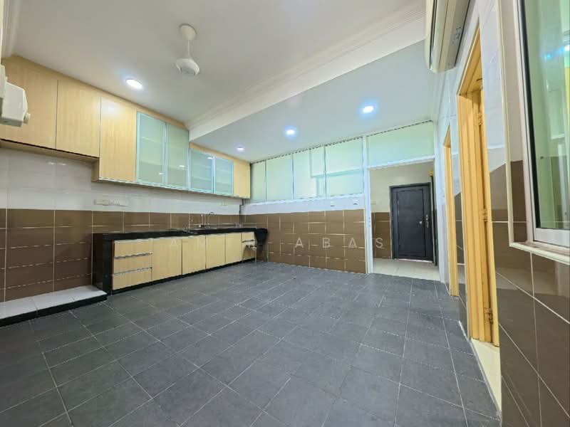 3-storey Terraced House for Sale in Bandar Teknologi Kajang (Kajang) - Amir Abas - Kitchen - PropertyGuru.com.my
