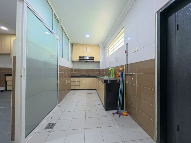 3-storey Terraced House for Sale in Bandar Teknologi Kajang (Kajang) - Amir Abas - Kitchen - PropertyGuru.com.my
