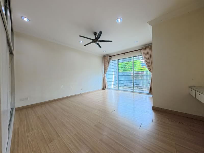 3-storey Terraced House for Sale in Bandar Teknologi Kajang (Kajang) - Amir Abas - Living Room - PropertyGuru.com.my