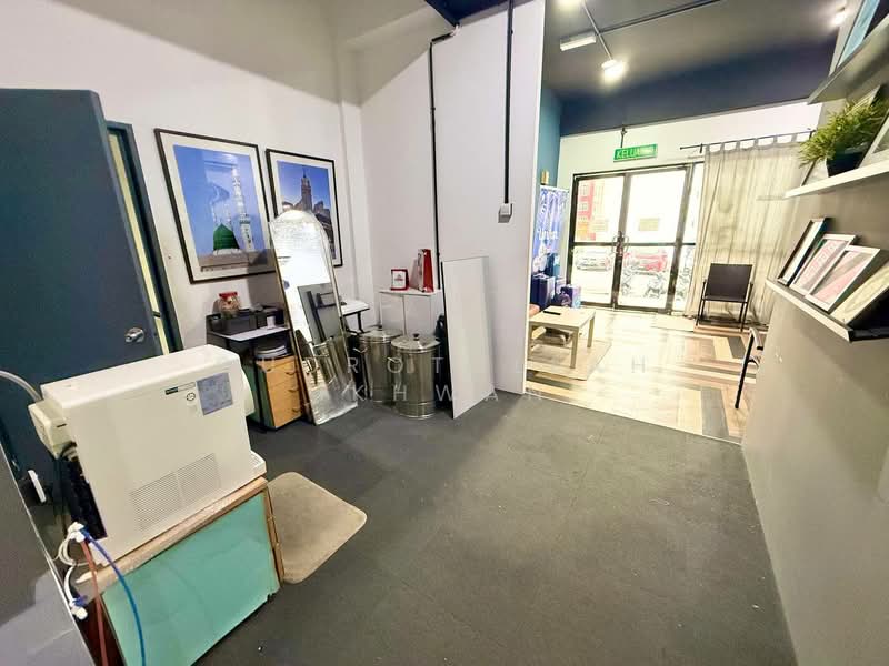 Shop for Sale in Ampang Hilir (Ampang) - Gudrotullah Ikhwan - Entrance - PropertyGuru.com.my