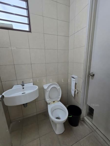 3-storey Terraced House for Rent in Klang (Selangor) - Alex Lee - Bathroom - PropertyGuru.com.my